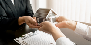 A Housing Support Worker helping someone