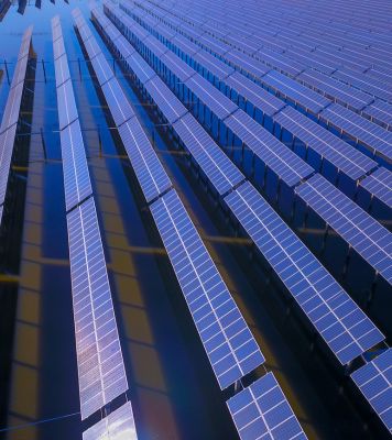 Solar Specialist vs Generalist Recruiters: What’s the Difference?