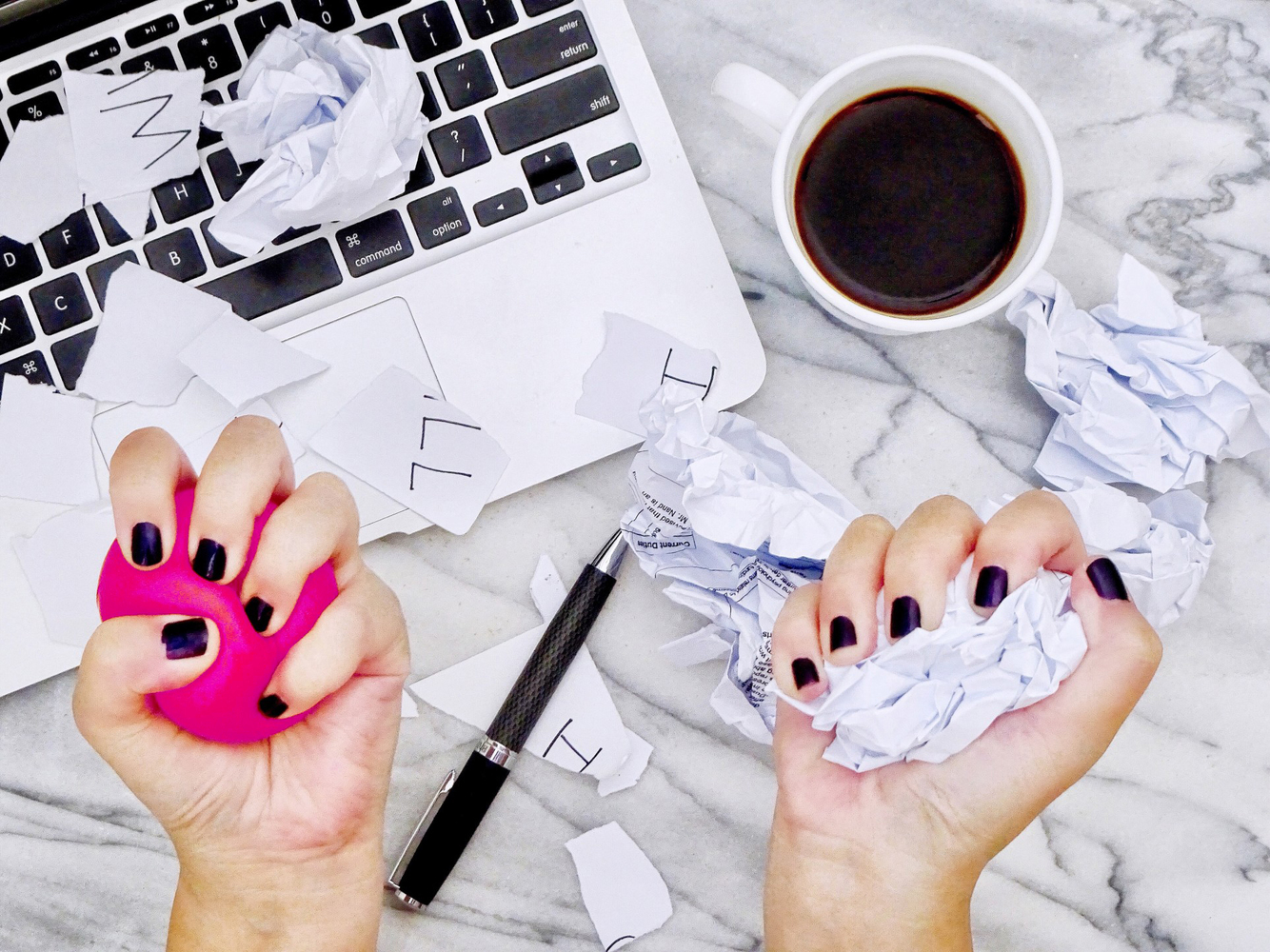 Modi Efficaci per Ridurre lo Stress sul Lavoro: Consigli per una Migliore Salute Mentale e Produttività