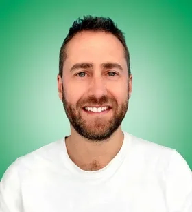Tom Cox Education Director Vetro Recruitment Liverpool