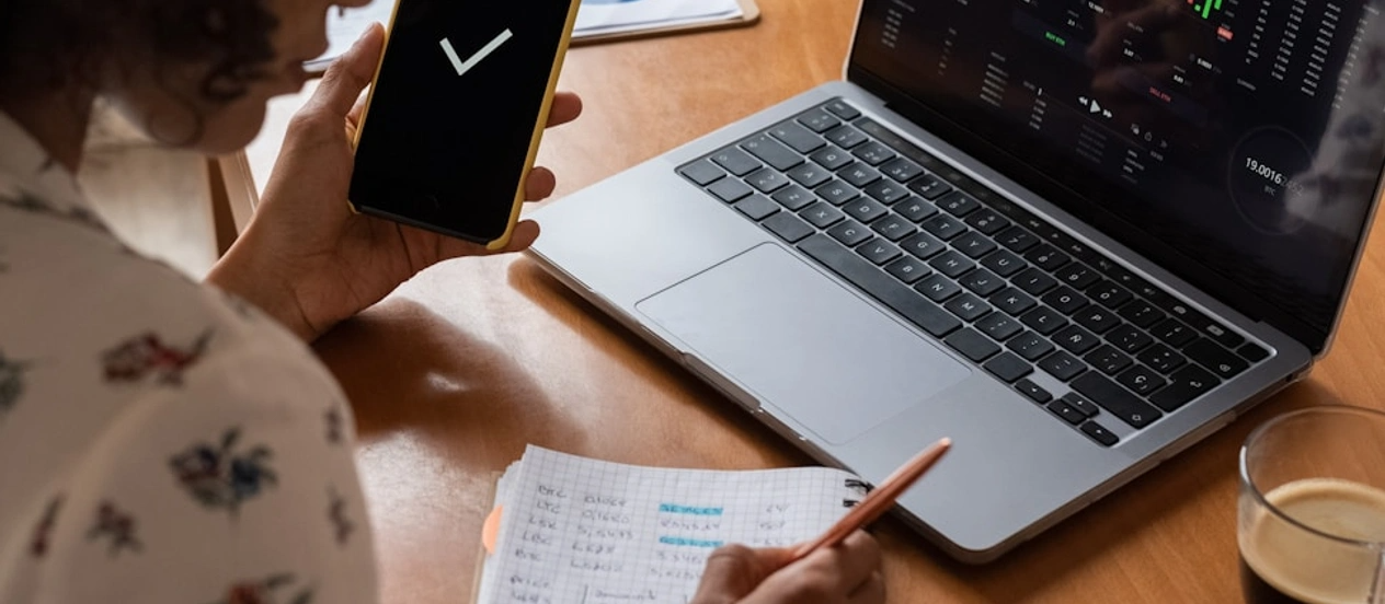 woman at her laptop
