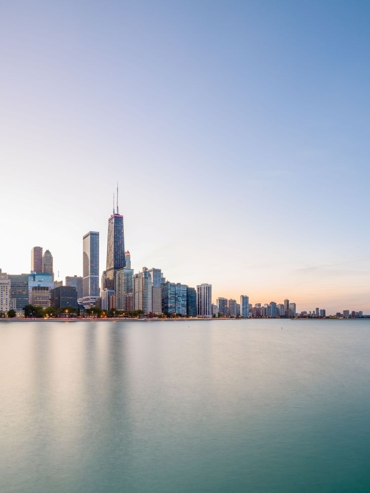 cropped image of Chicago skyline with lake