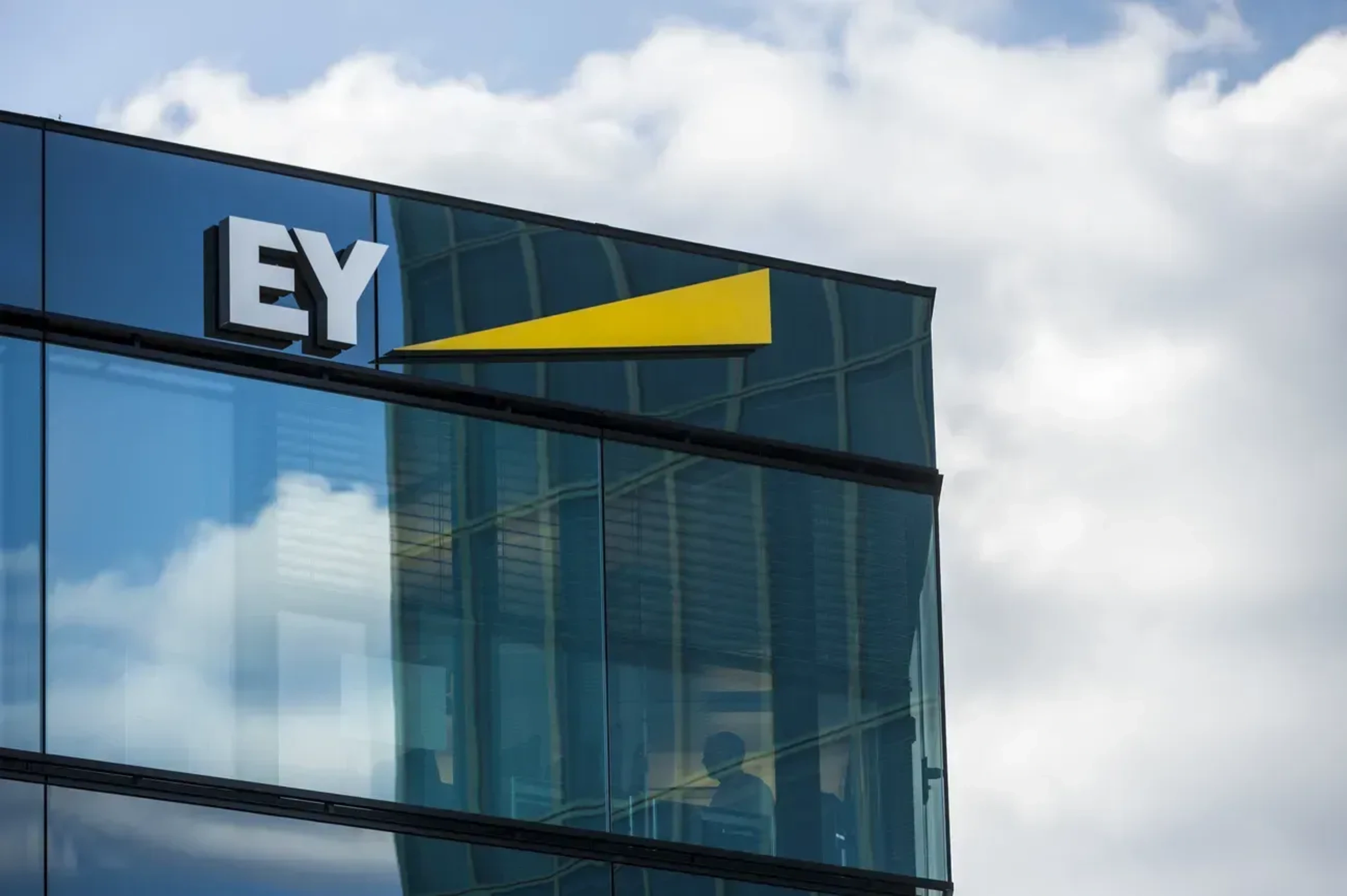 EY