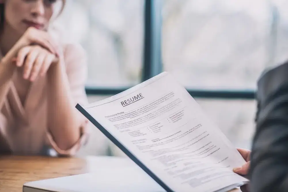 HR Resume Building: Essential Tips for Landing Your Dream Role