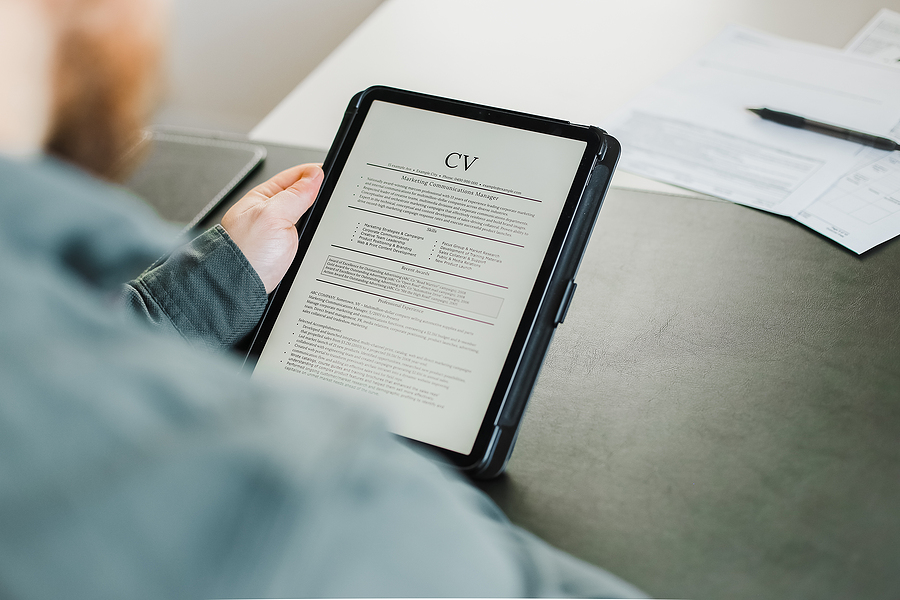 Comment améliorer son CV pour décrocher un poste international 