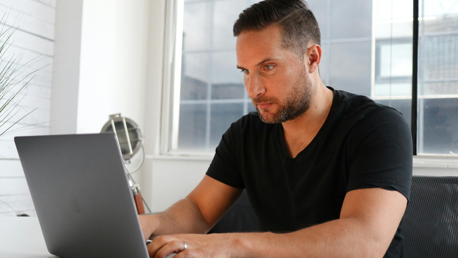 How to pass CV screening in 2026 working with AI | Rullion