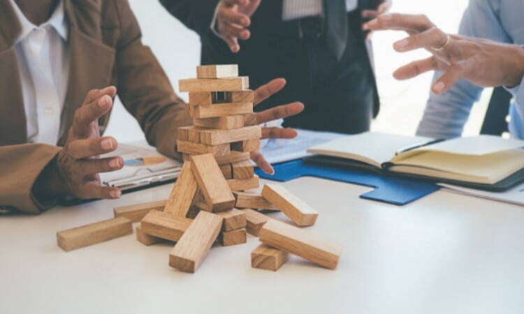 3 Stages That Can Lead to Losing Yourself in Your Daily Work and Life