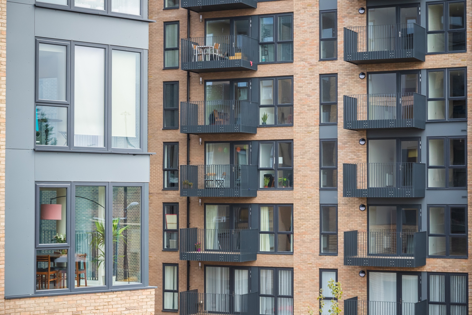 How much can I earn as a new homes sales consultant?