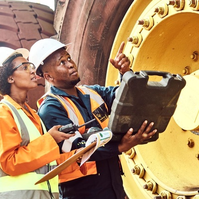 Why Mining Operators Need a Different Recruitment Strategy for STEM Roles vs. Trade Roles