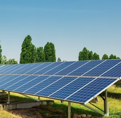 UK SOLAR FARM COMES ONSTREAM