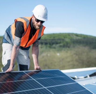 Hire Solar Project Managers for Utility-Scale Farms