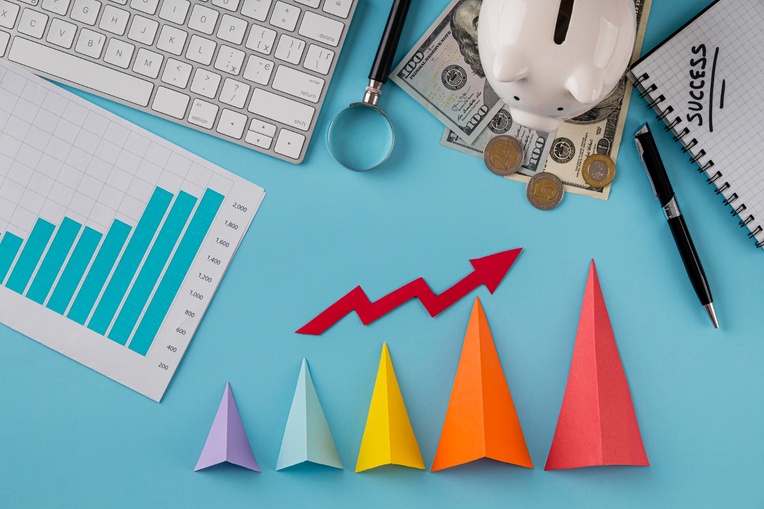 Salary benchmarks for Internal Auditors in USA and Europe in 2025 