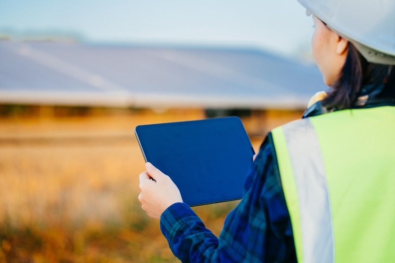 Solar Energy Jobs: Your Career Guide to Renewable Energy 