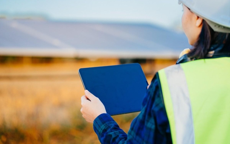 Solar Energy Jobs: Your Career Guide to Renewable Energy 