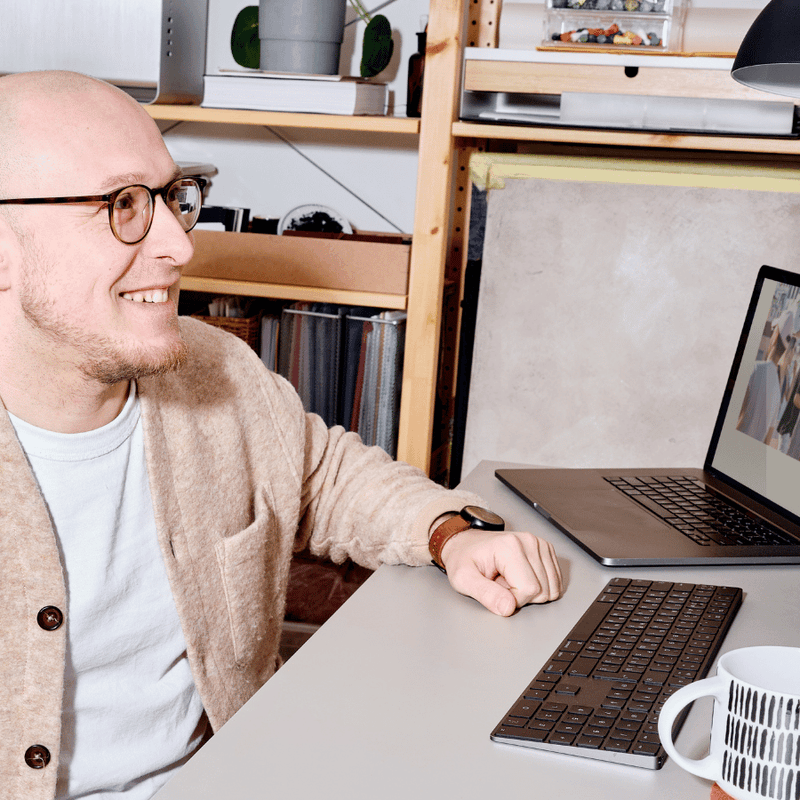 How Creative Recruitment Agencies Track Industry Trends 