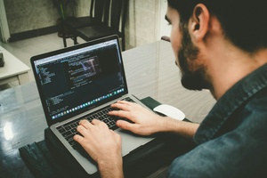 How a Business Analyst Bridges the Gap between Business and IT