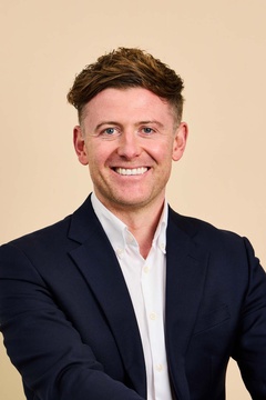 Kurt Ayton