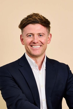Kurt Ayton
